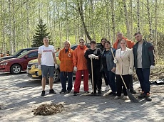 Коллектив Югорского РИЦ встретил лето ежегодным субботником